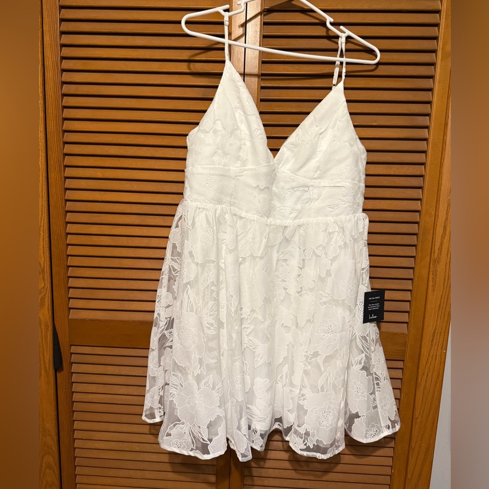 NWT Lulus White Floral Dress
